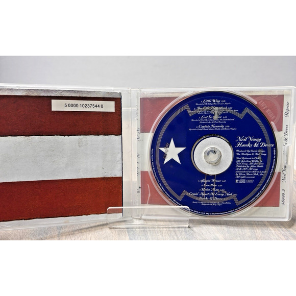 Neil Young – Hawks & Doves CD - Picture 3 of 5